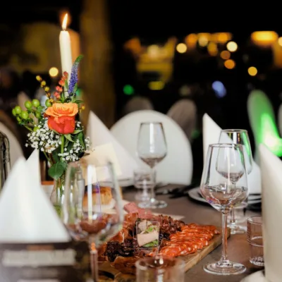 sit-down dinner