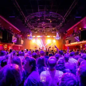 Band in Theater Zaal