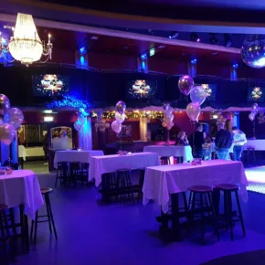 Witte Kleedjes en Led Dansvloer